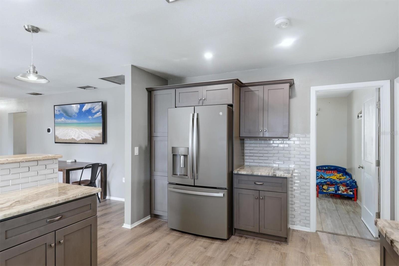 PINE LAKES - Residential