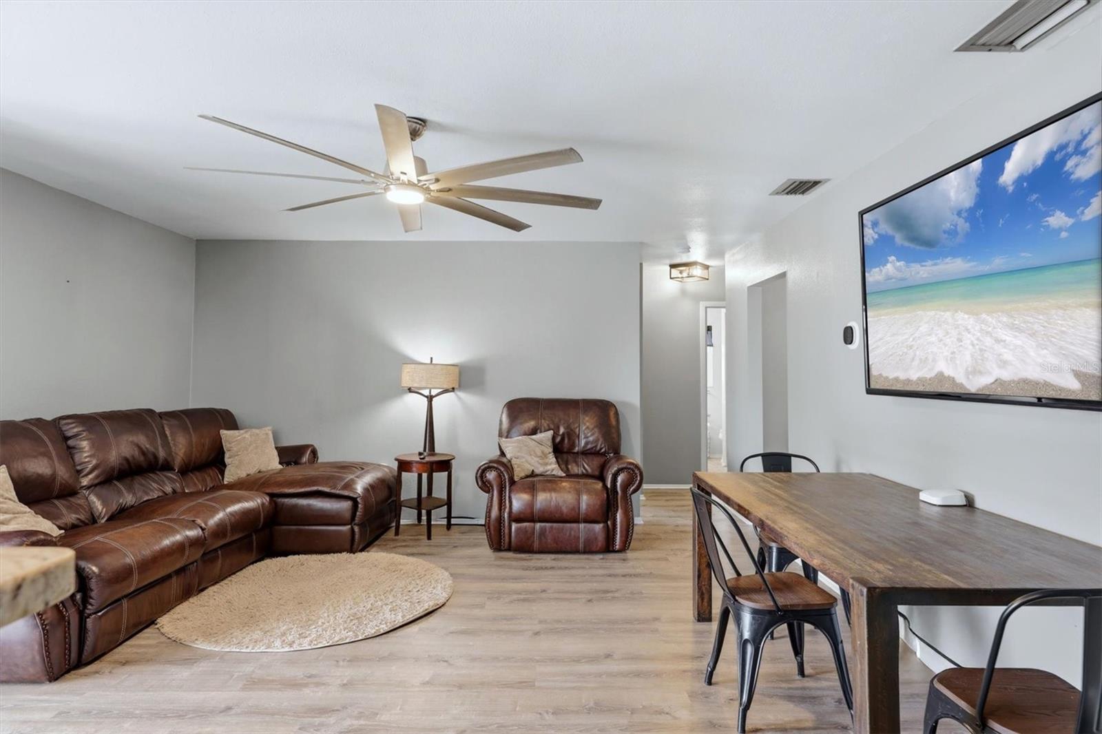 PINE LAKES - Residential