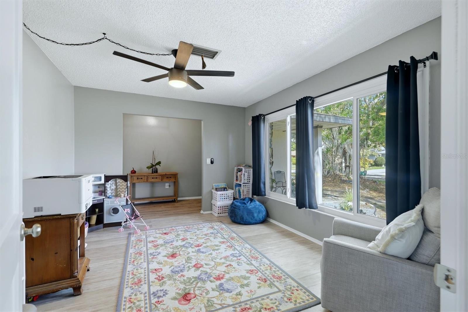 PINE LAKES - Residential