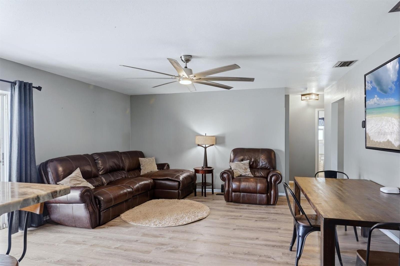 PINE LAKES - Residential