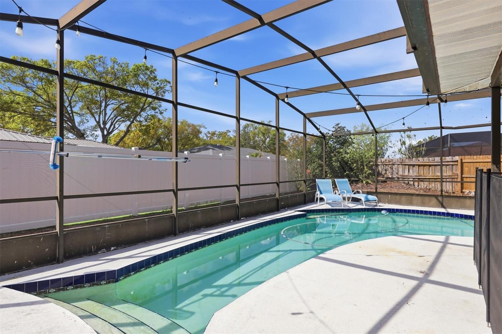 PINE LAKES - Residential