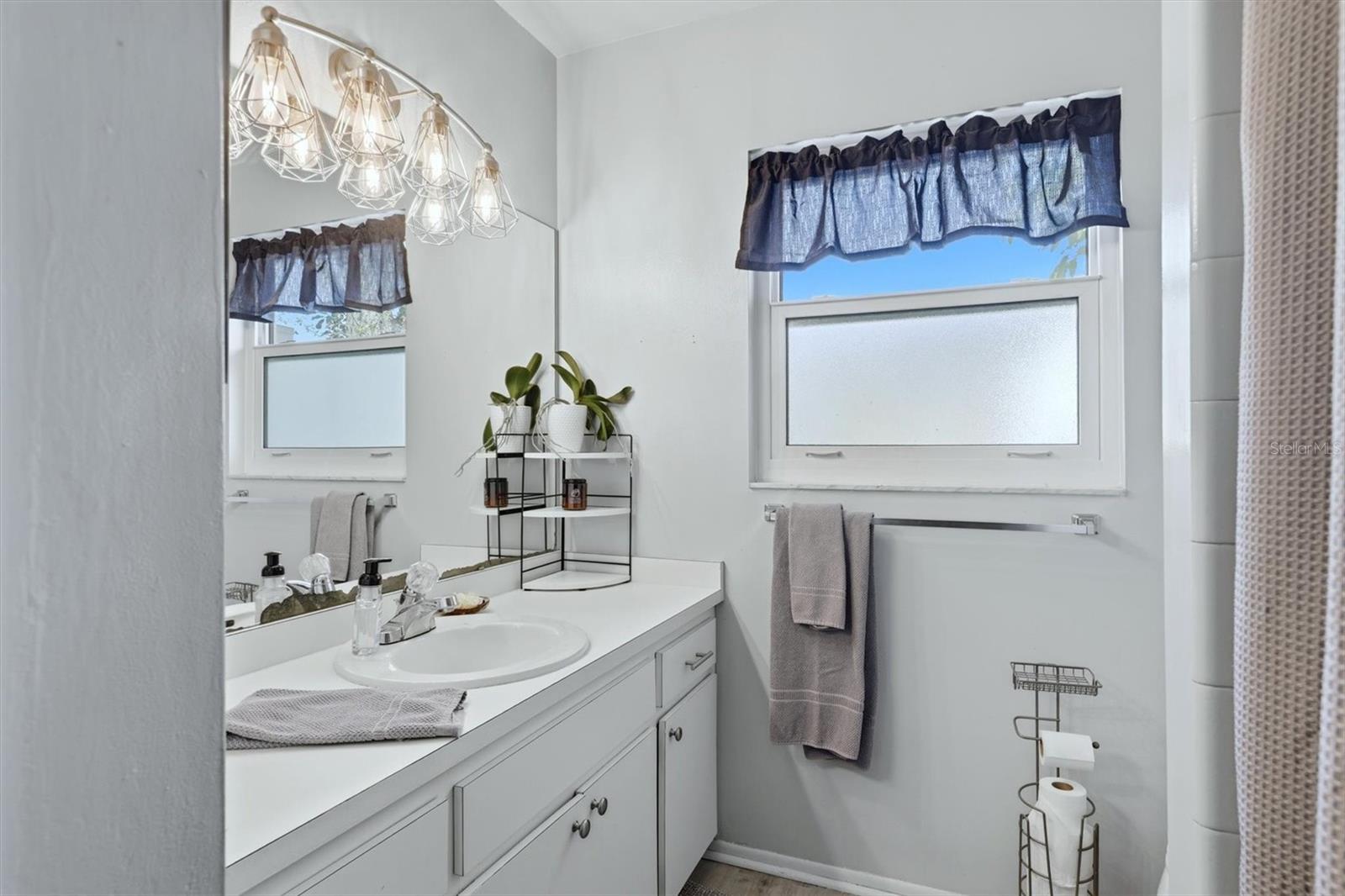 PINE LAKES - Residential