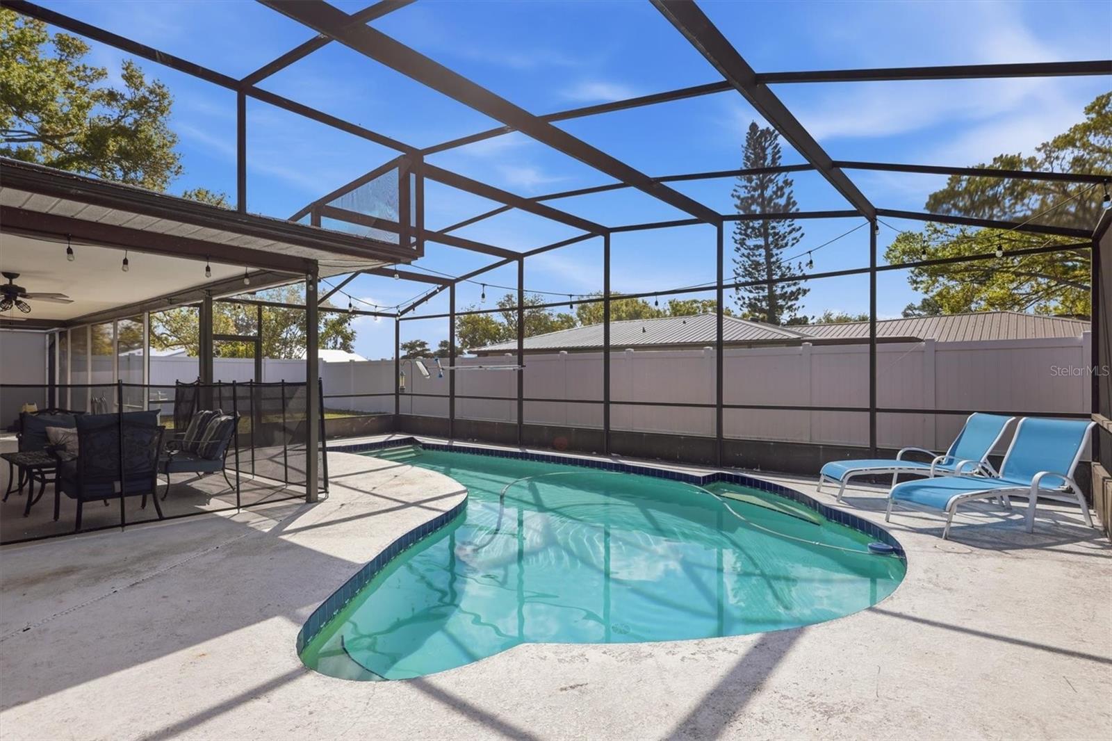 PINE LAKES - Residential