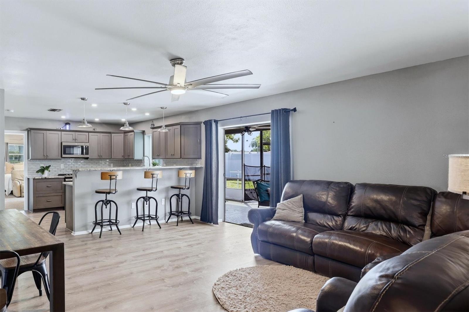 PINE LAKES - Residential