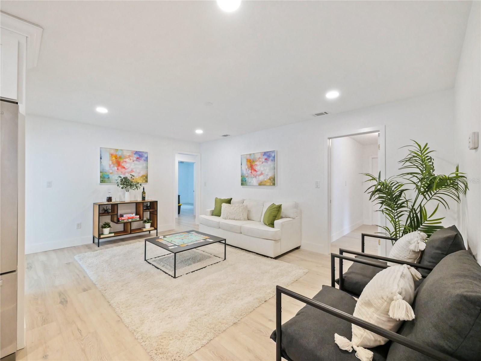 ENGLISH WOODS - Residential