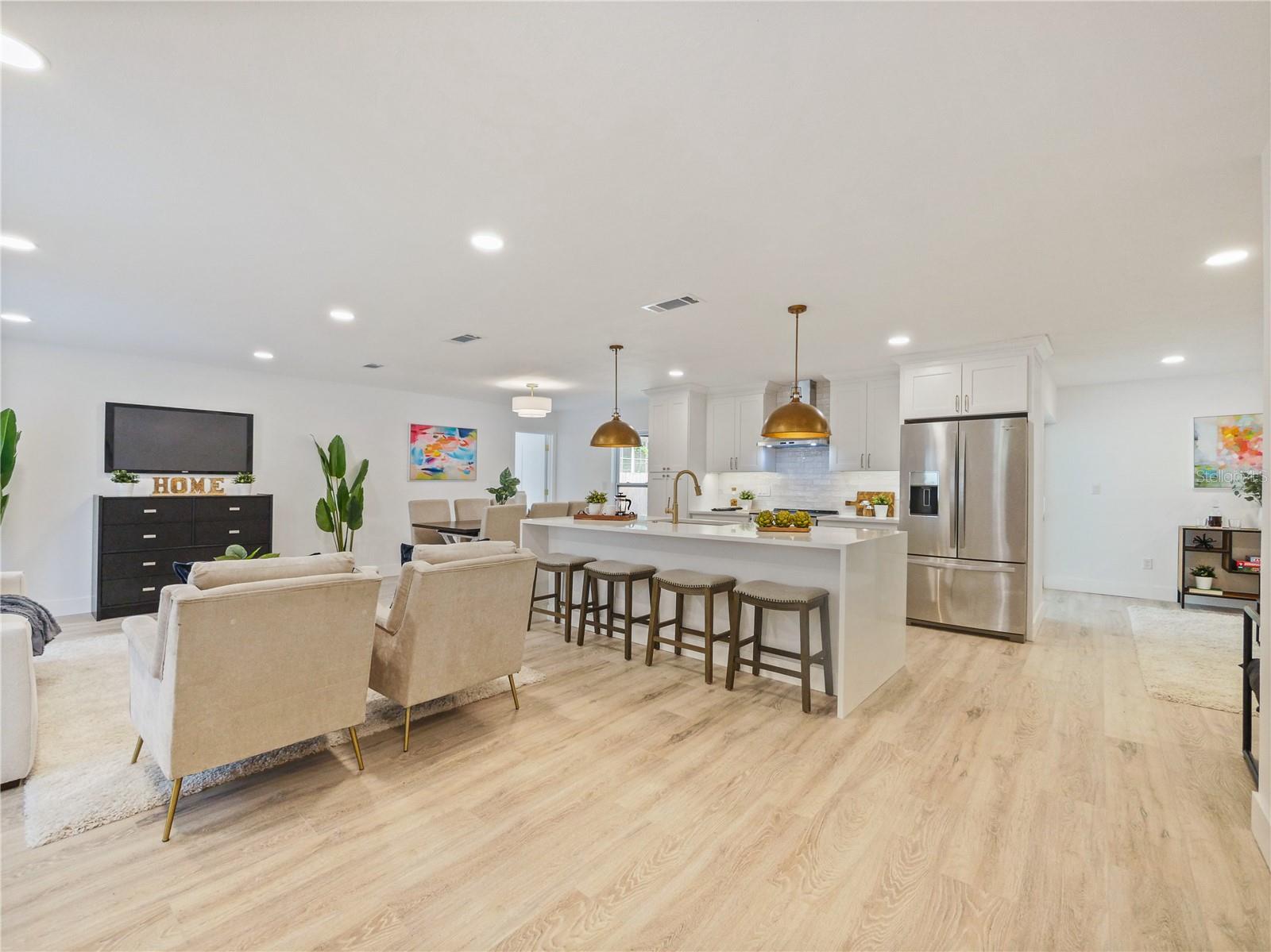 ENGLISH WOODS - Residential