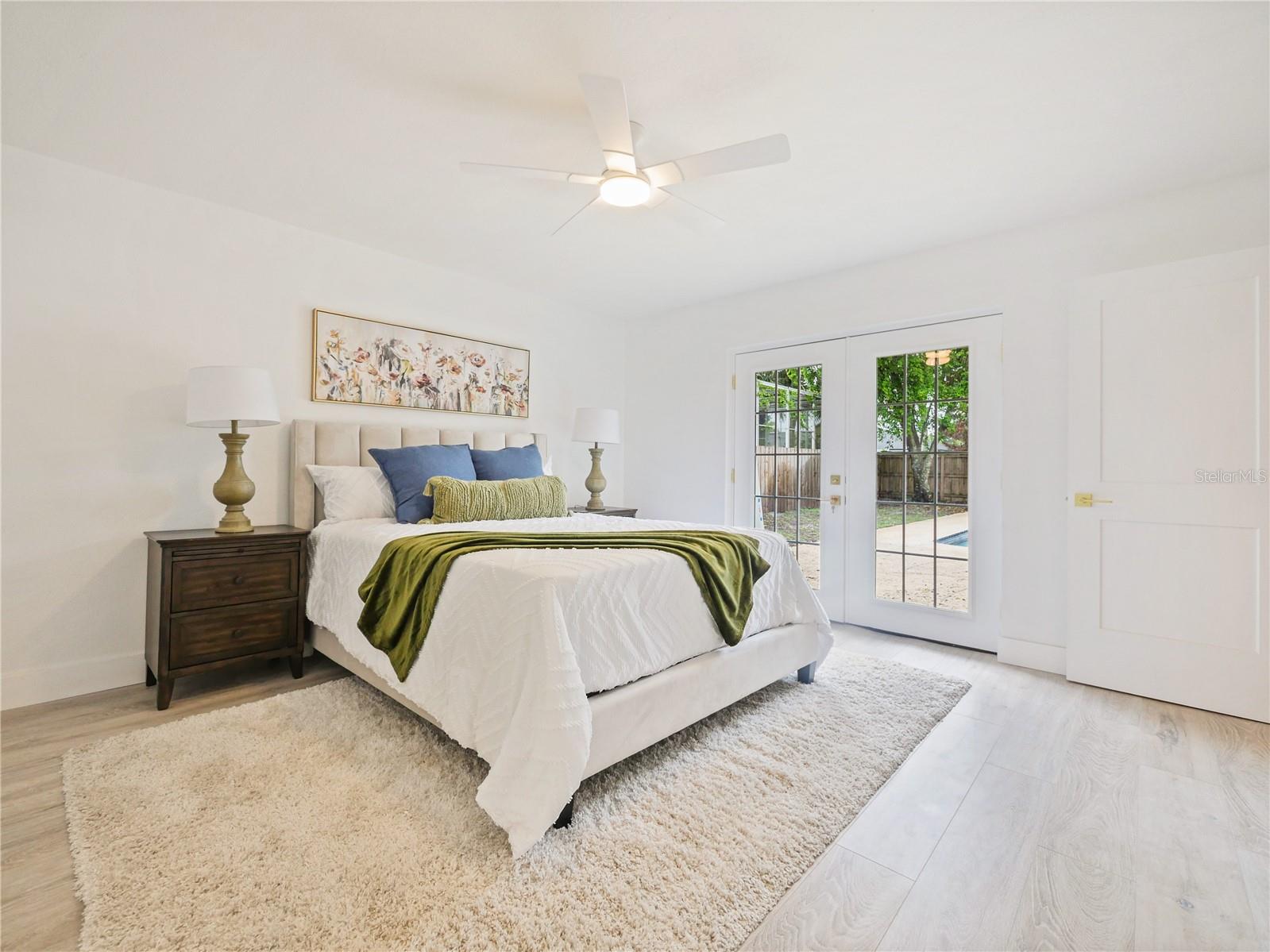 ENGLISH WOODS - Residential