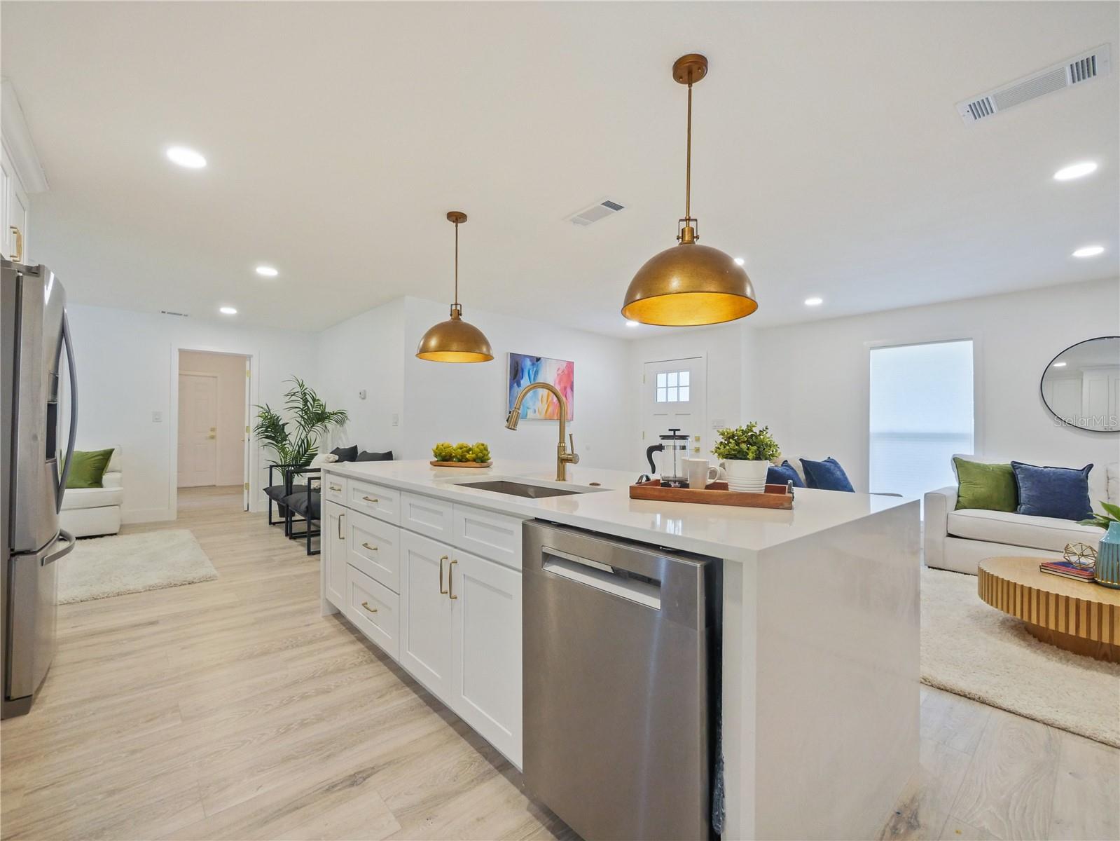 ENGLISH WOODS - Residential