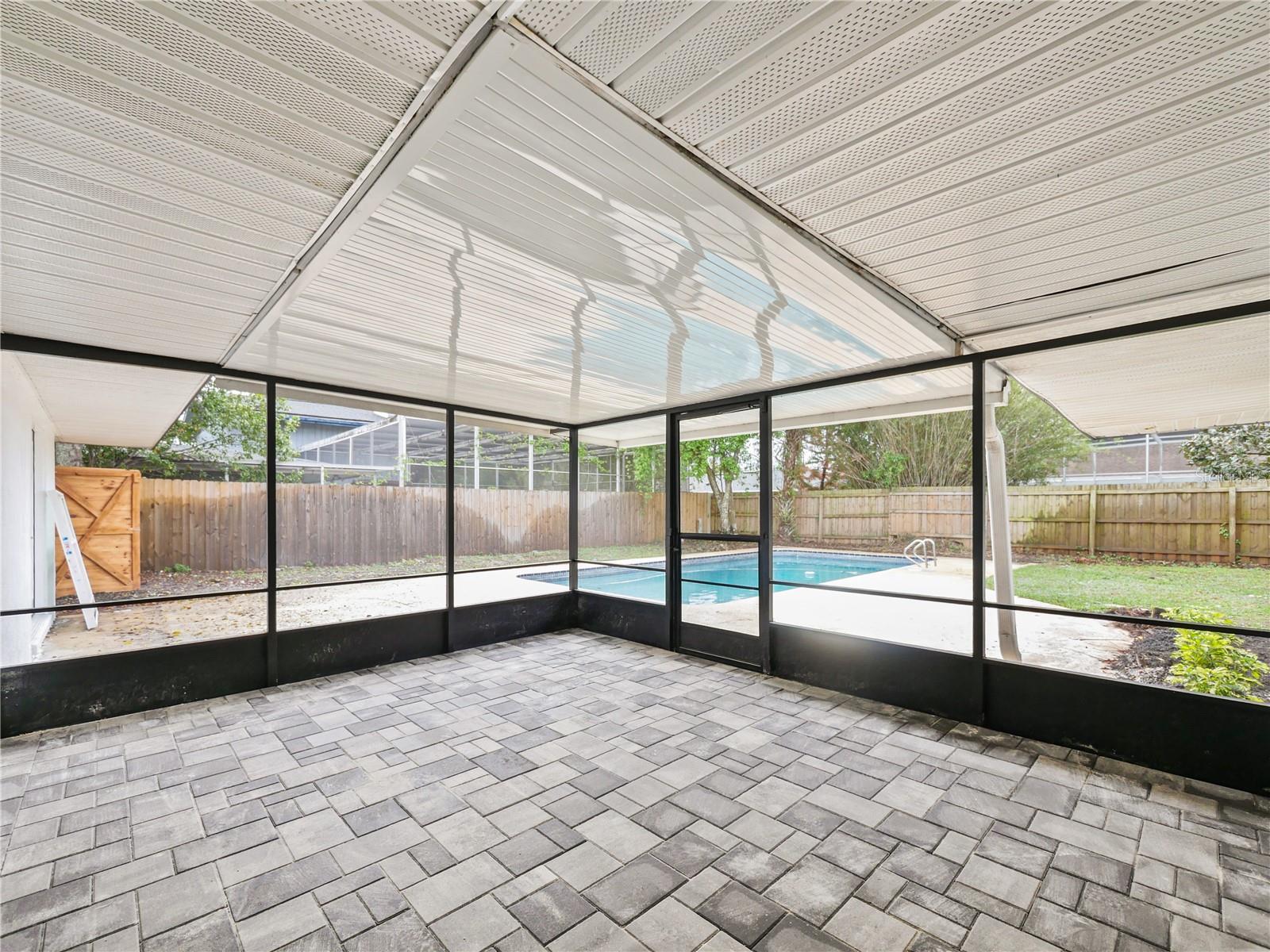 ENGLISH WOODS - Residential