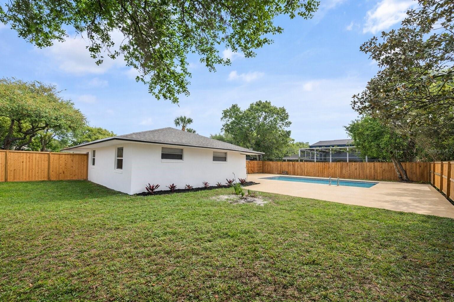 ENGLISH WOODS - Residential