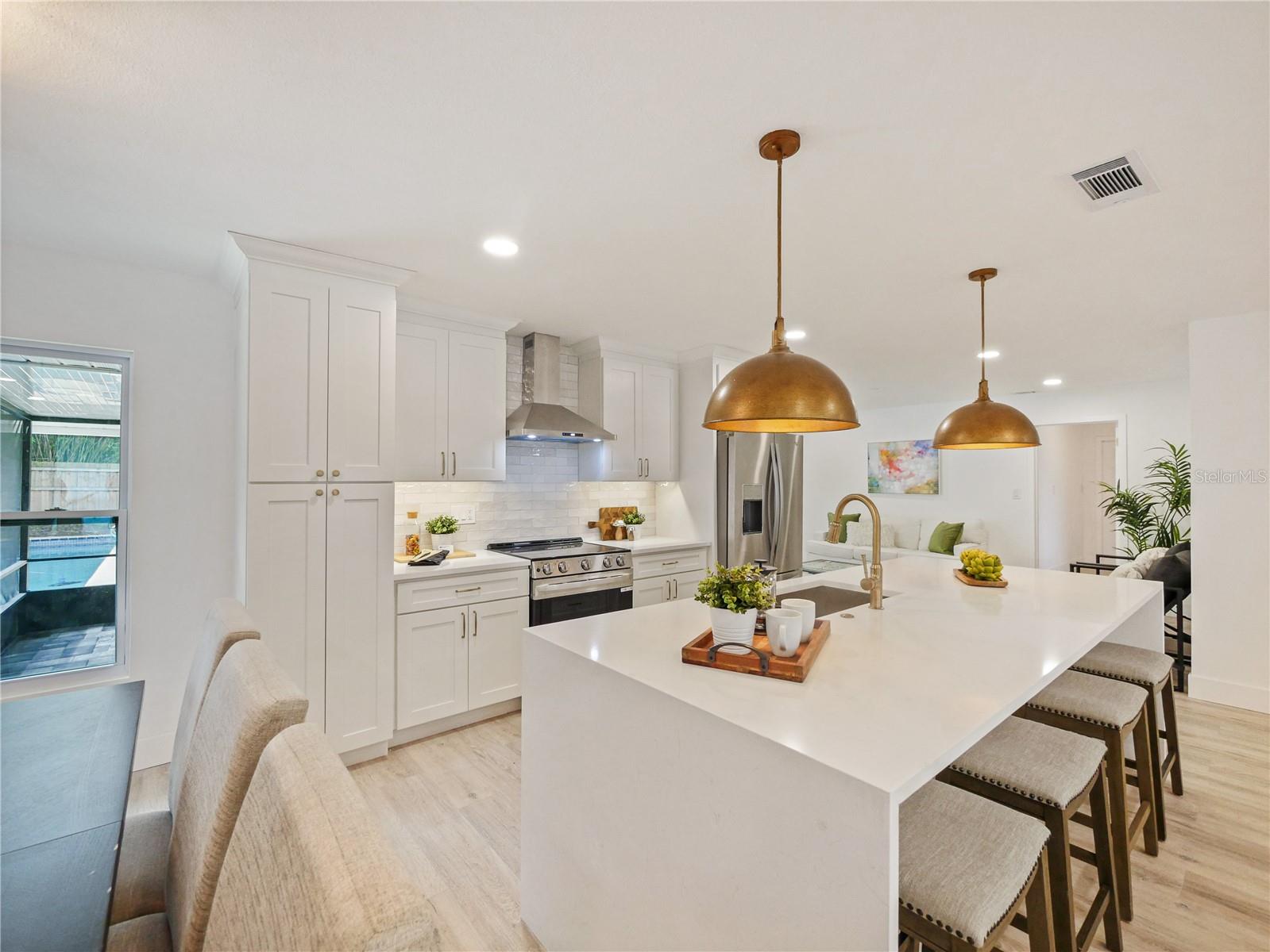 ENGLISH WOODS - Residential