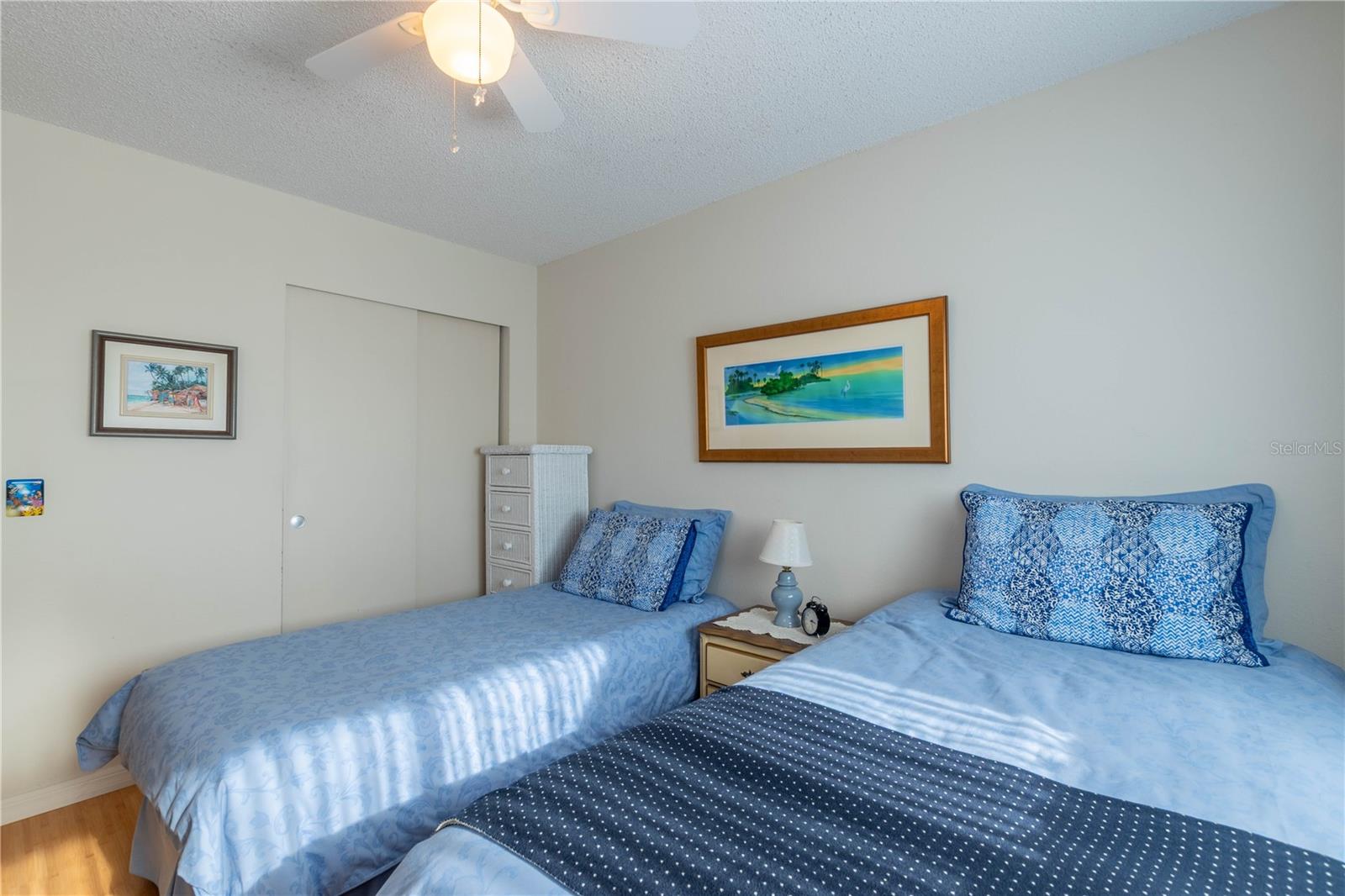 ON TOP OF THE WORLD - Residential