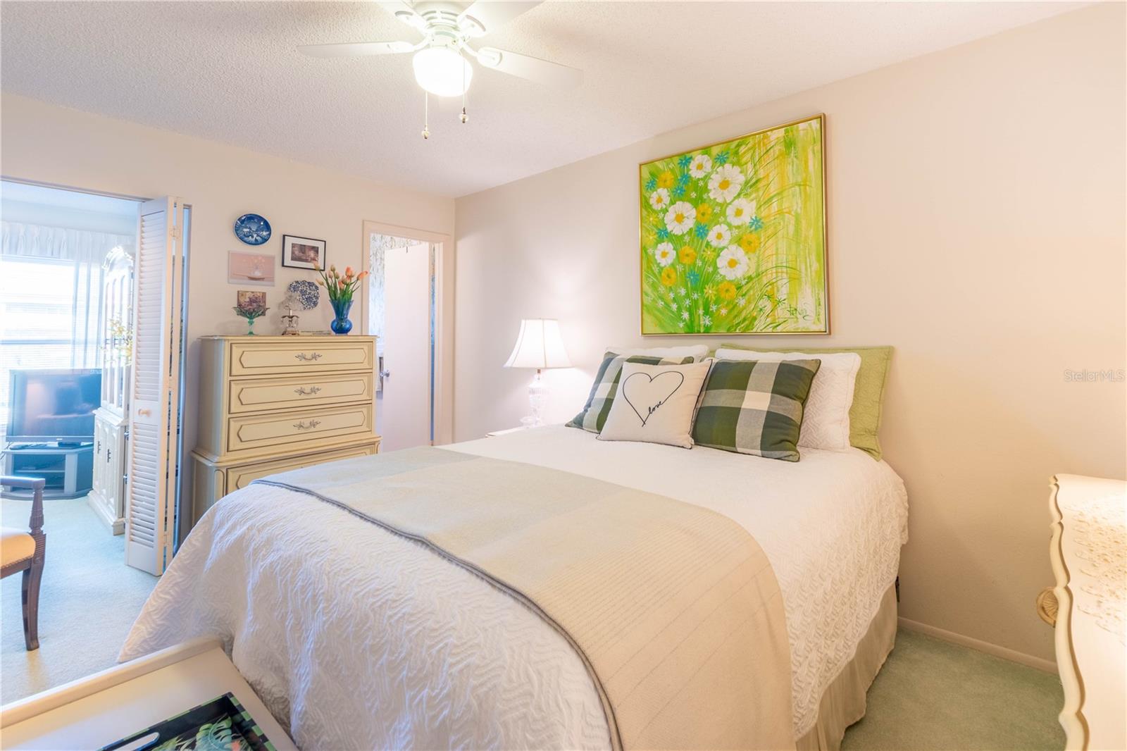 ON TOP OF THE WORLD - Residential