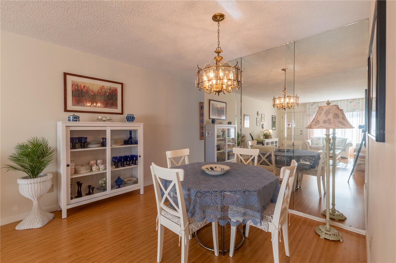 ON TOP OF THE WORLD - Residential