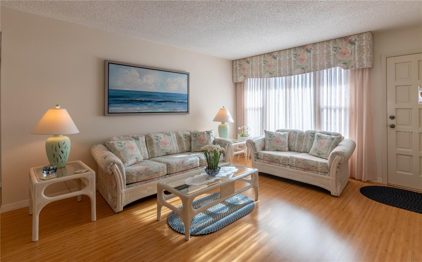 ON TOP OF THE WORLD - Residential