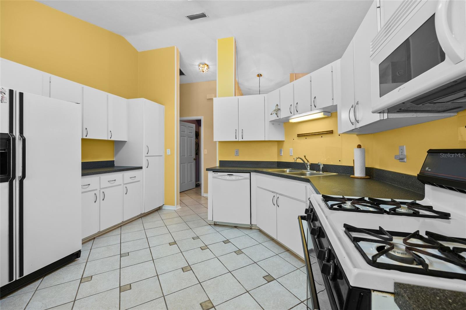 4524 NW 25TH DRIVE