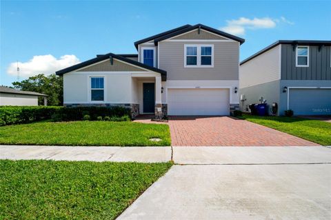 Photo of 2943 Sunstar Drive, Saint Cloud, FL 34772 (MLS # S5136583)