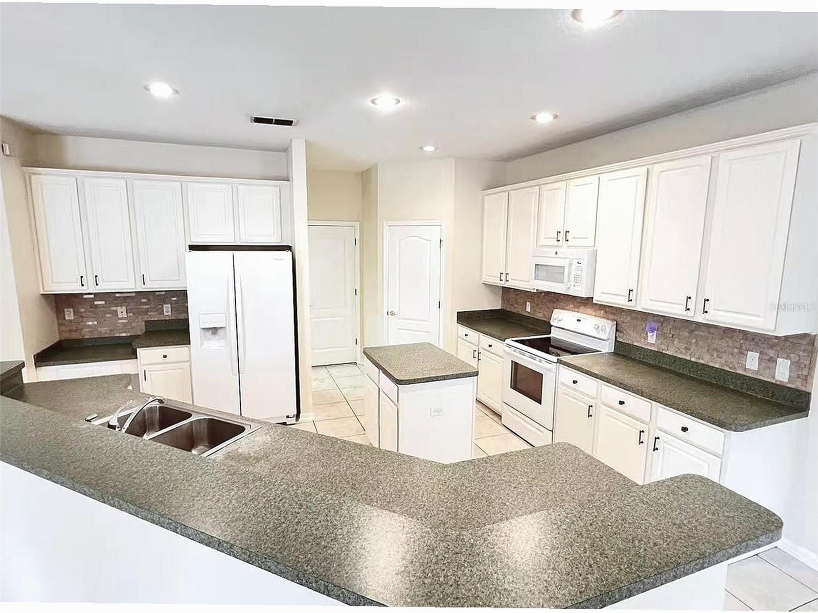 SAND LAKE COVE PH 03 - Residential