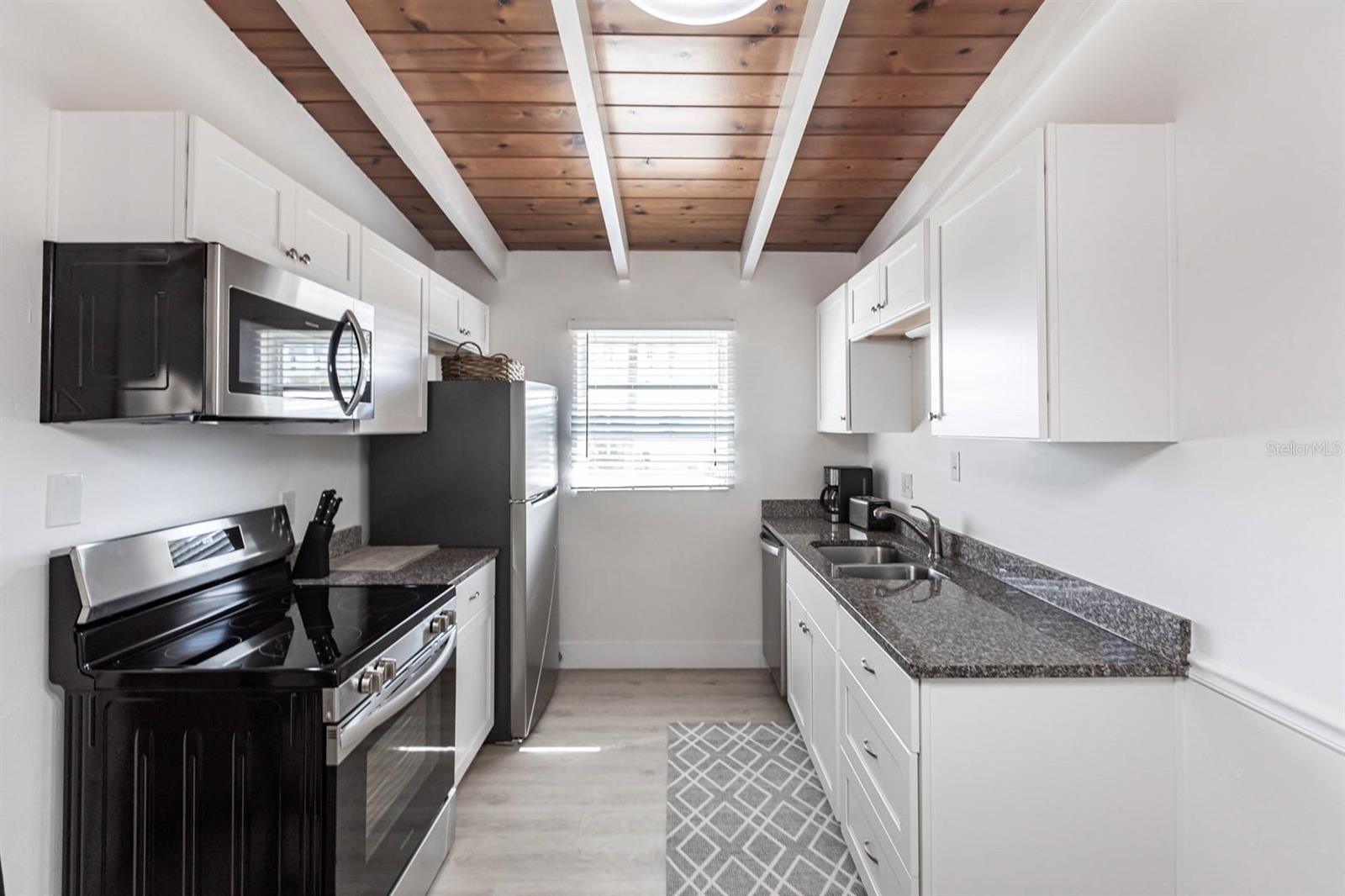 CASA MAR - Residential Lease