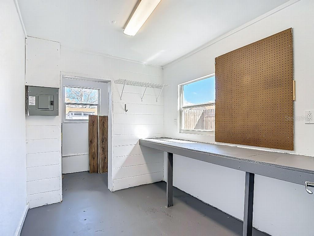 GANDY MANOR - Residential