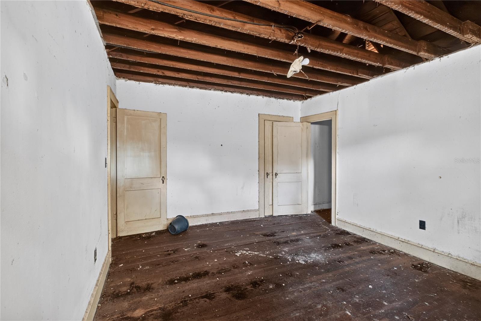 27 N MILLS AVENUE - Photo 3