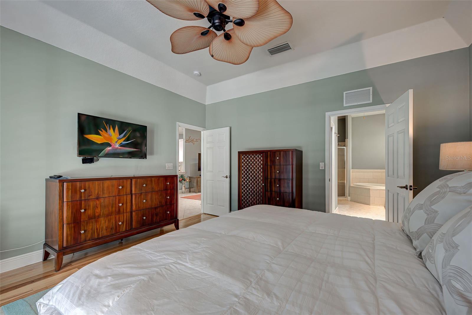 VENICE GOLF & COUNTRY CLUB - Residential Lease