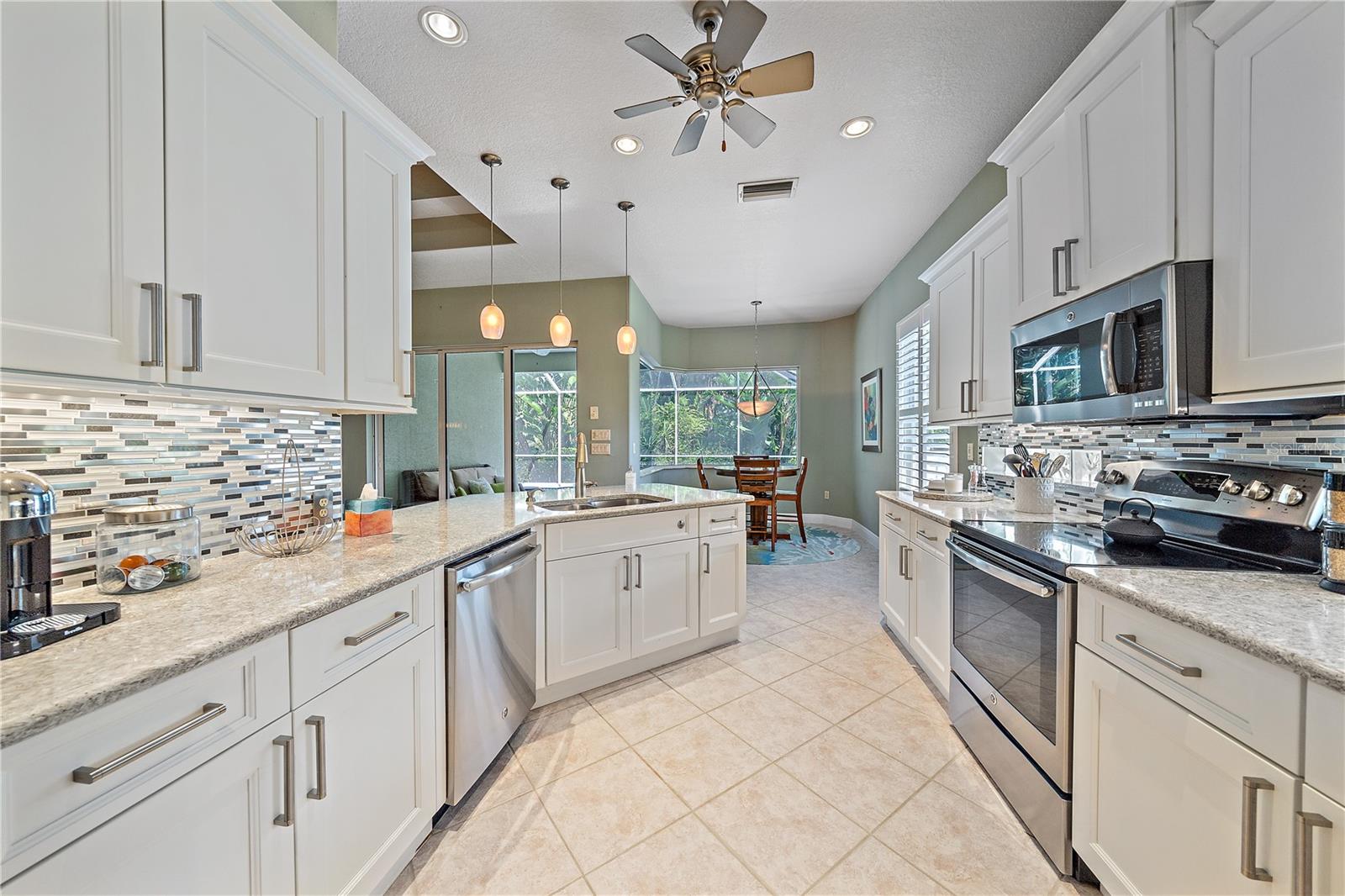 VENICE GOLF & COUNTRY CLUB - Residential Lease