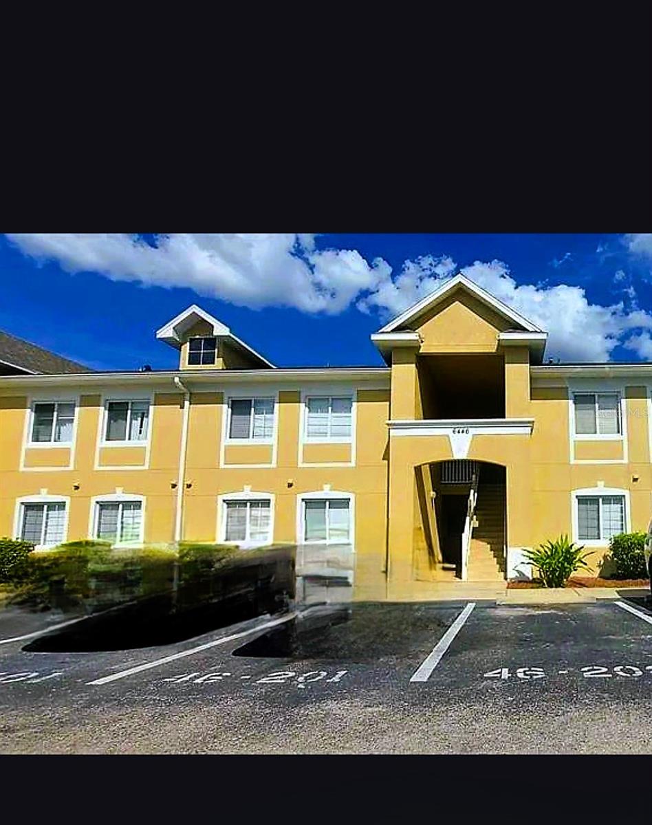 VILLAGES OF BLOOMINGDALE CONDO - Residential