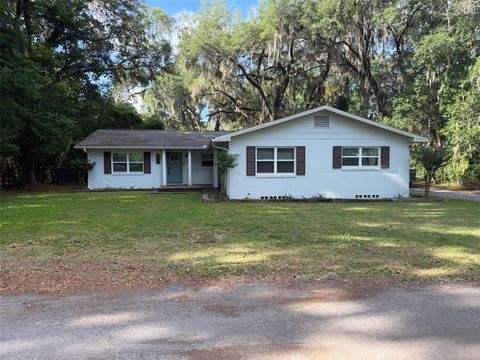 Photo of 1220 SE 3rd Street, Ocala, FL 34471 (MLS # OM725133)