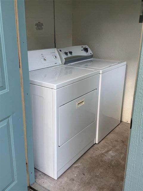 Tiny photo for 1220 SE 3rd Street, Ocala, FL 34471 (MLS # OM725133)