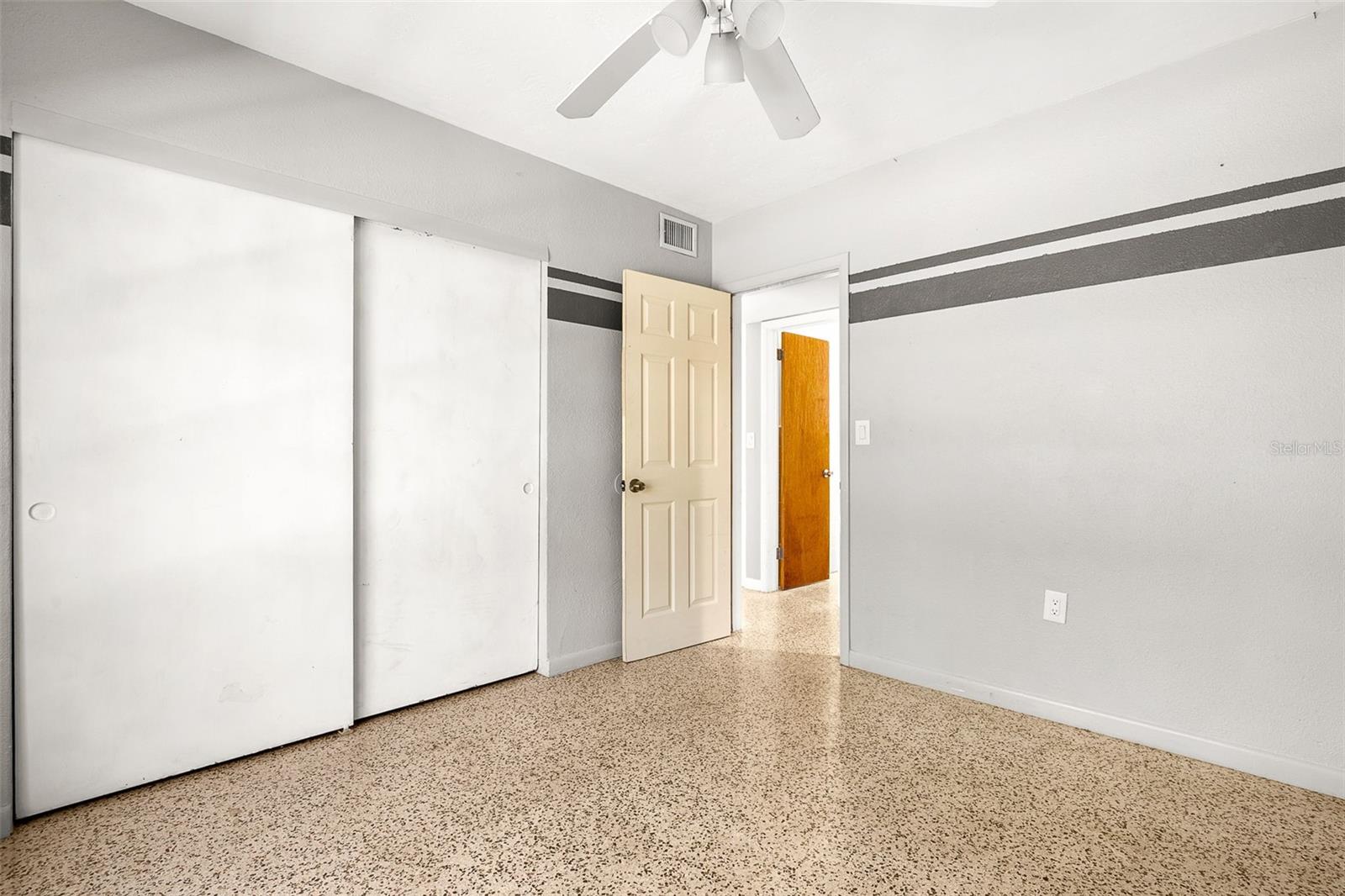 SOUTH GATE - Residential