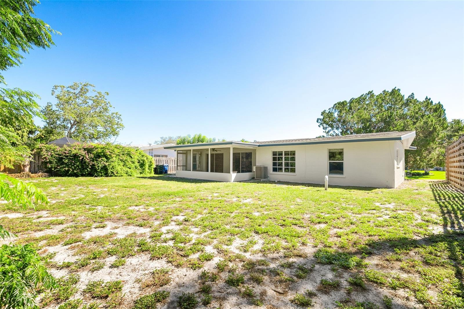 SOUTH GATE - Residential