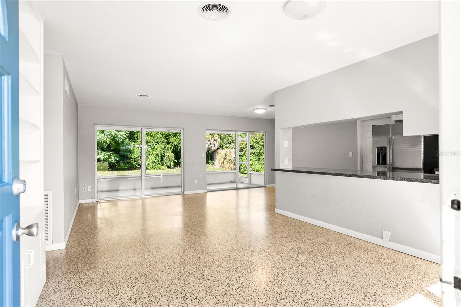 SOUTH GATE - Residential