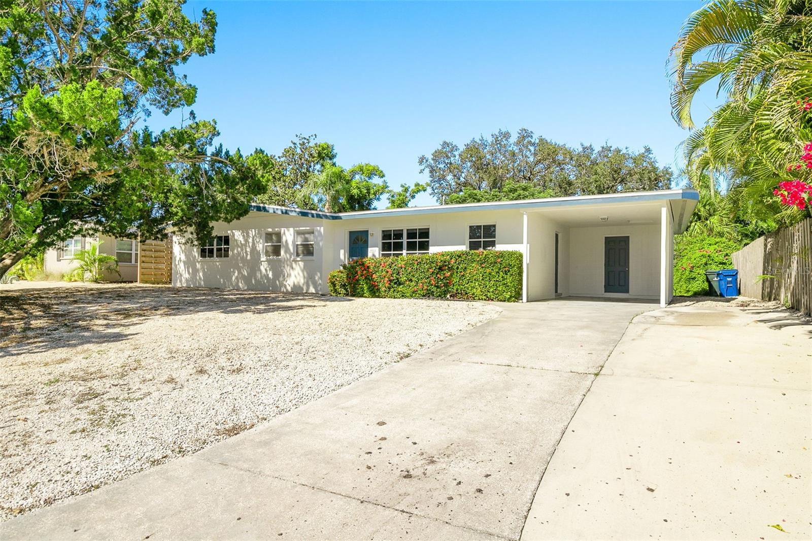 SOUTH GATE - Residential