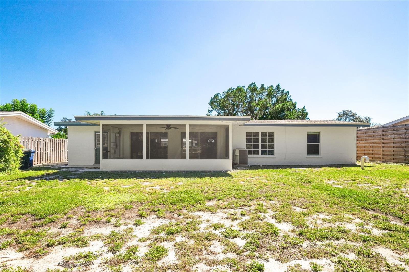 SOUTH GATE - Residential