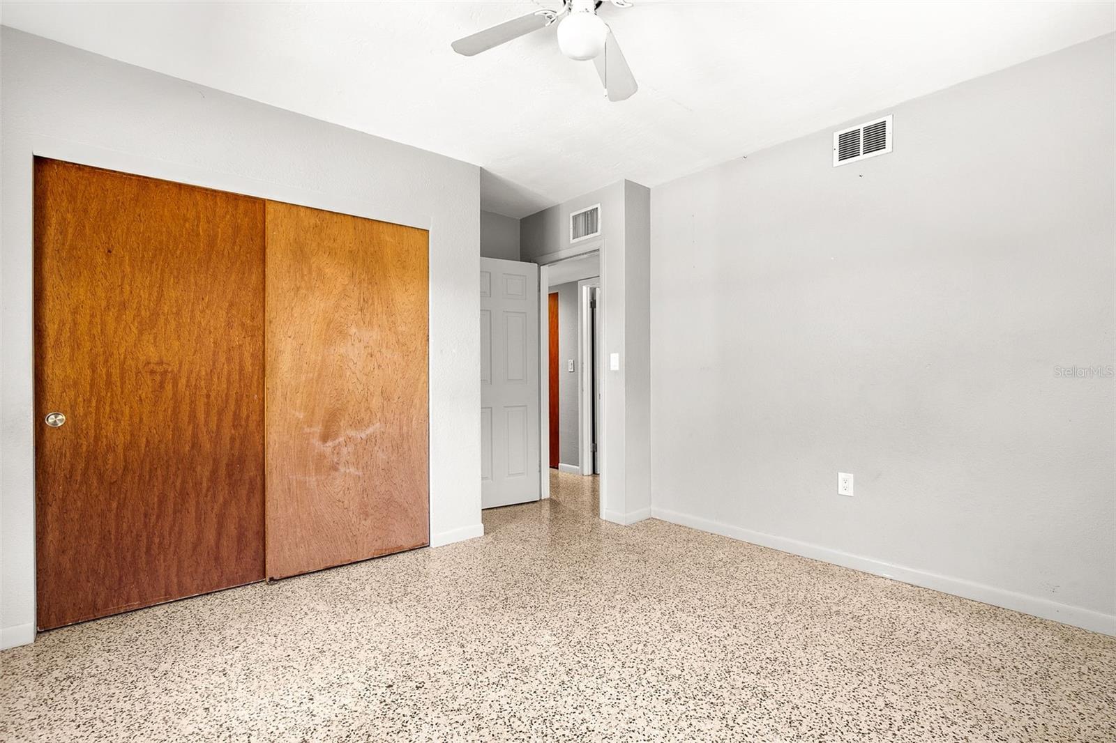 SOUTH GATE - Residential