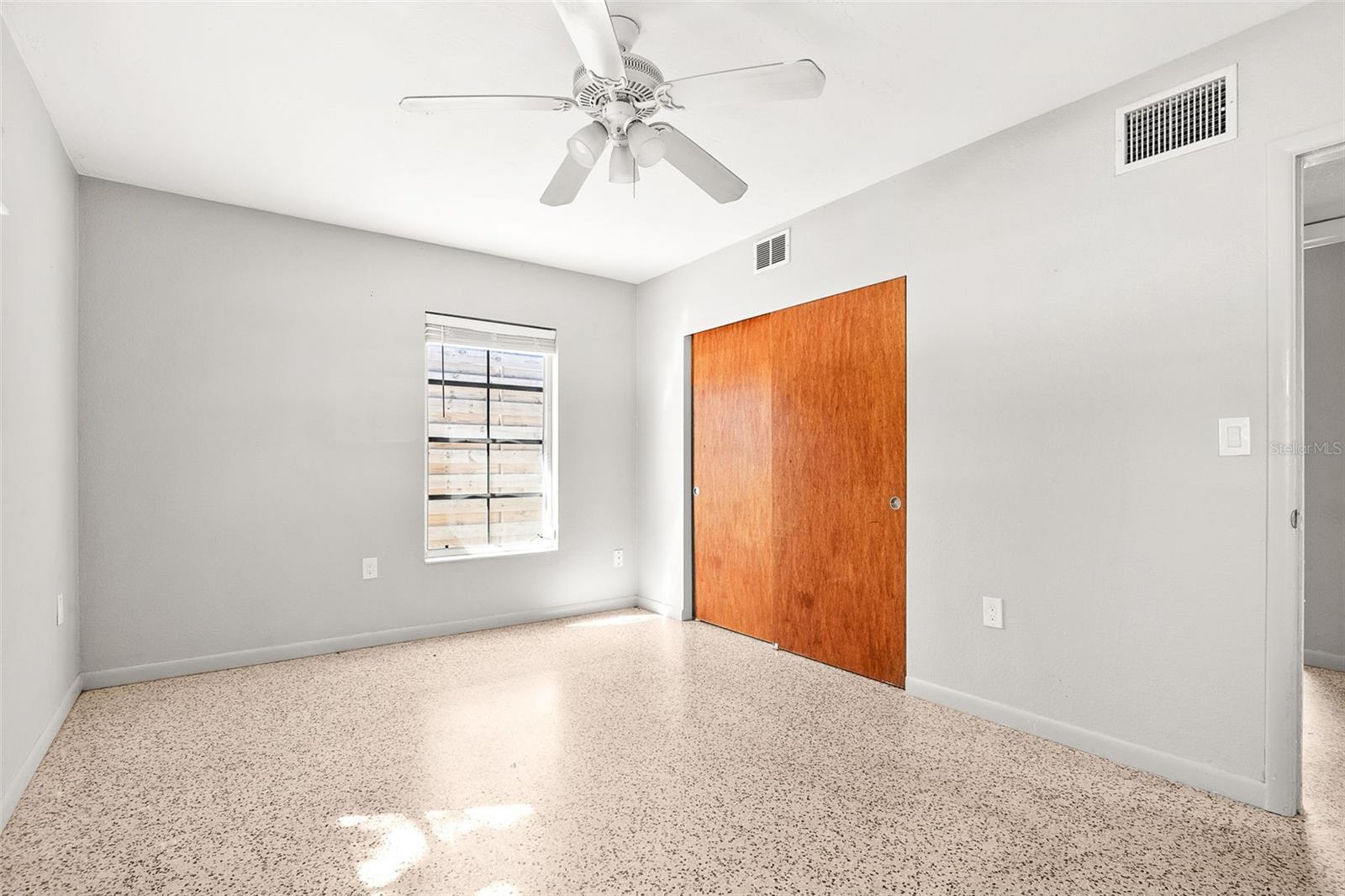 SOUTH GATE - Residential