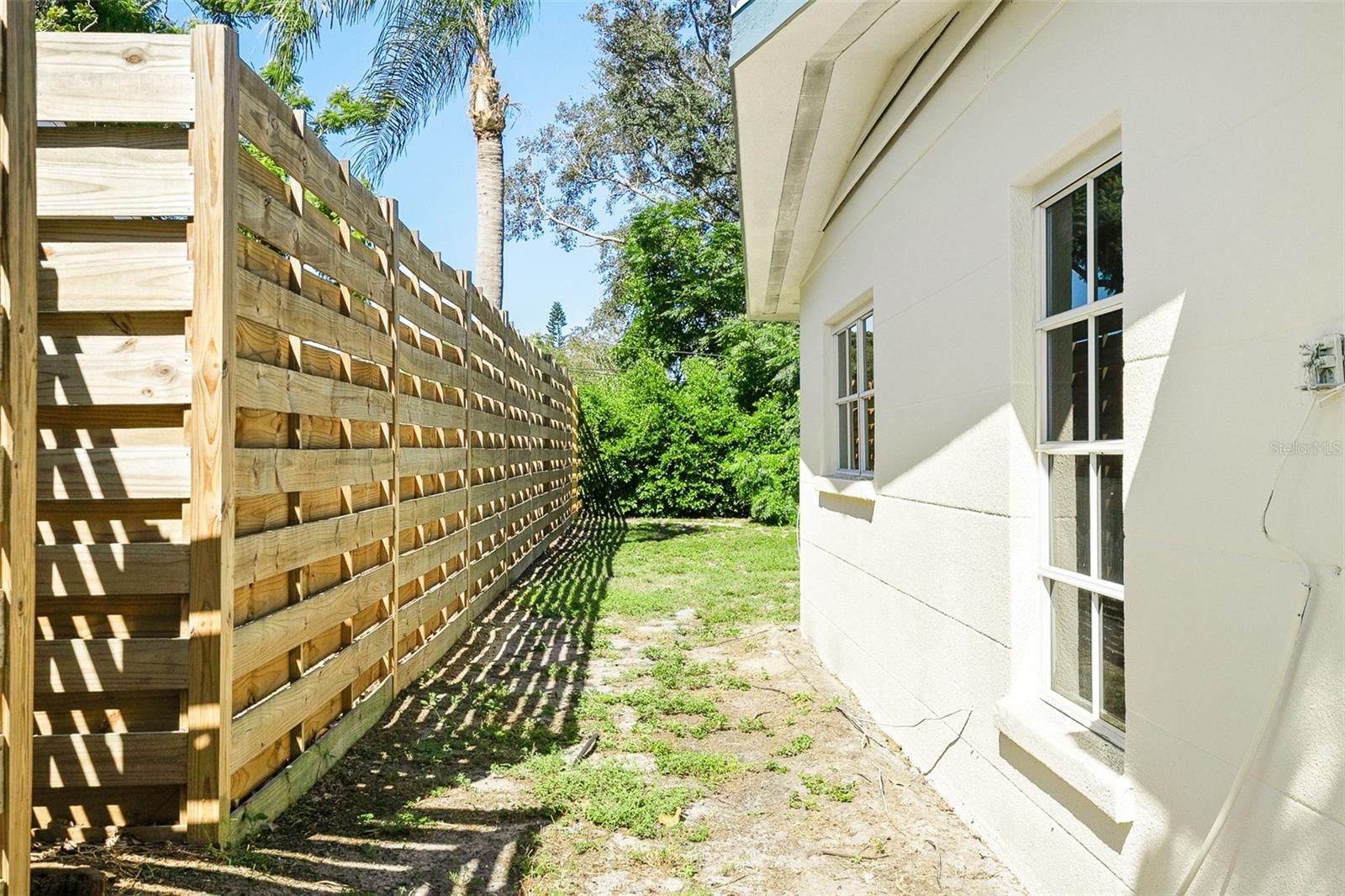 SOUTH GATE - Residential