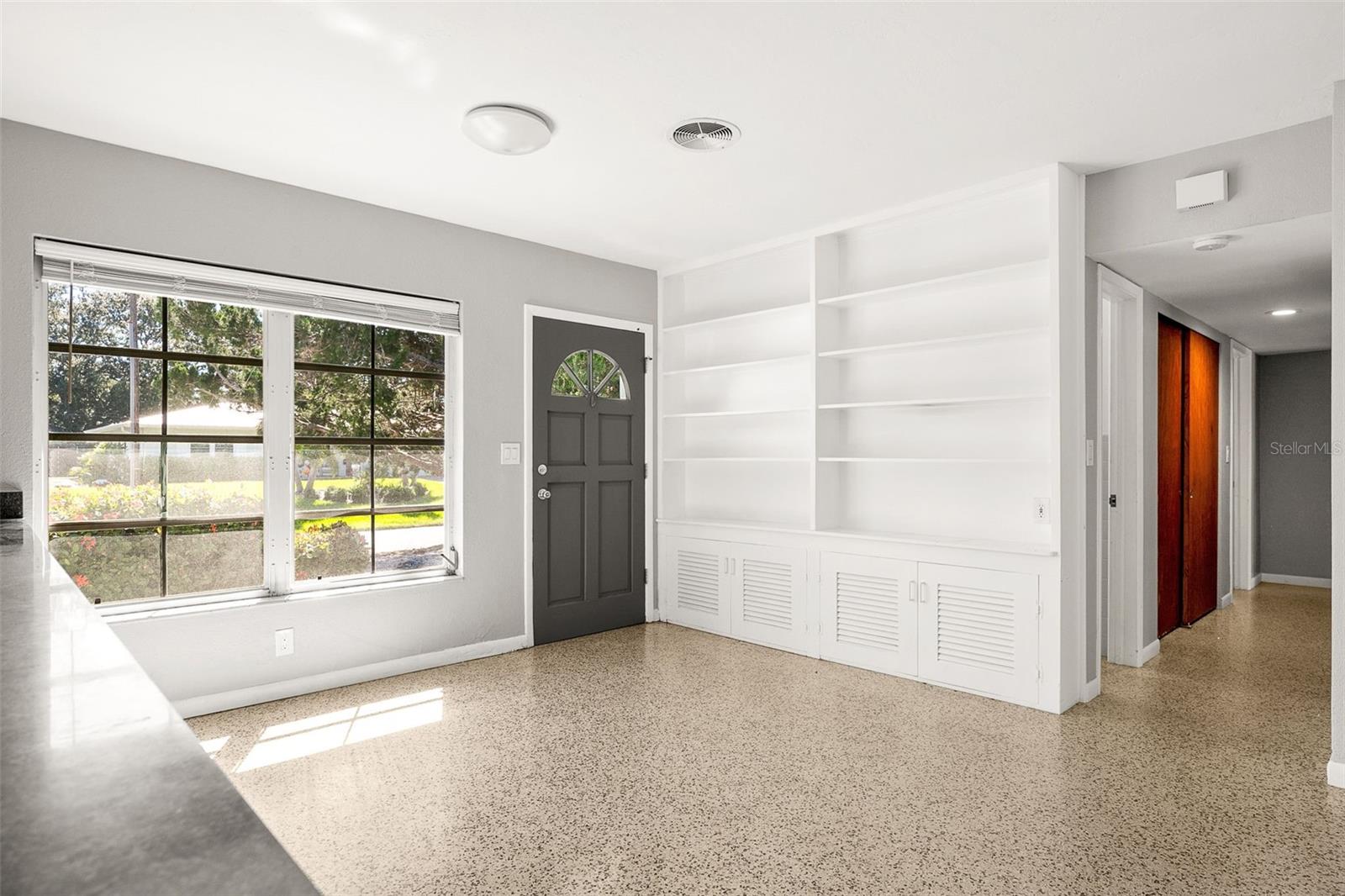 SOUTH GATE - Residential