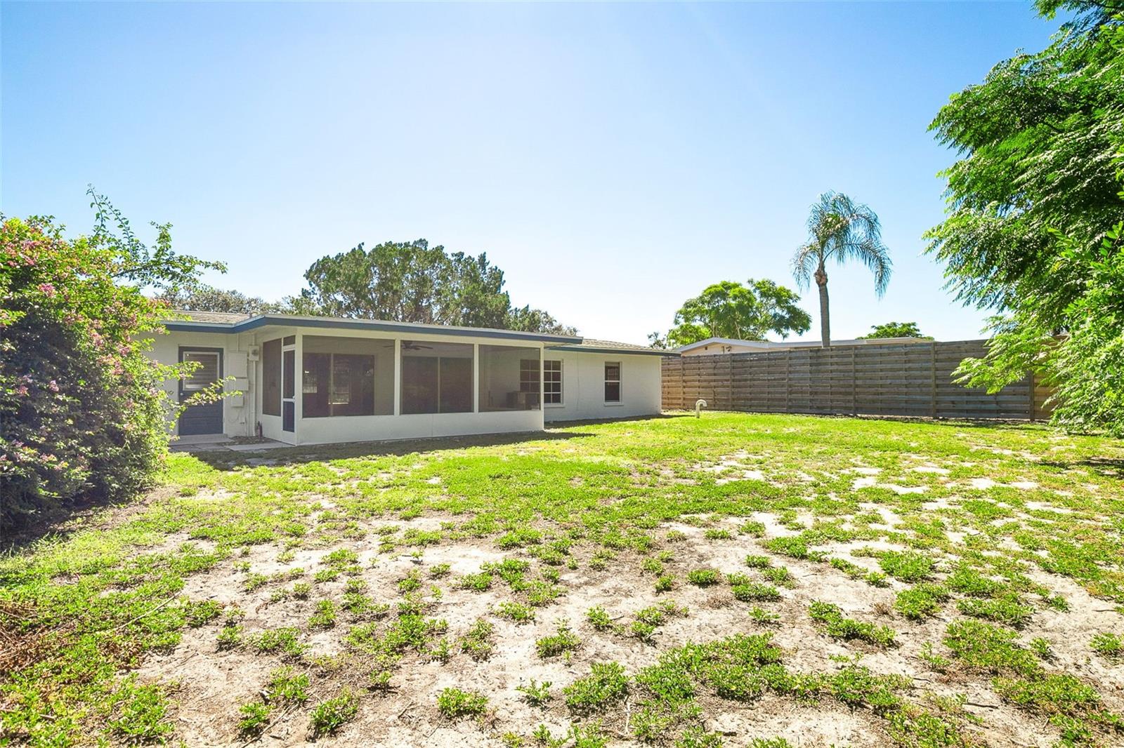 SOUTH GATE - Residential