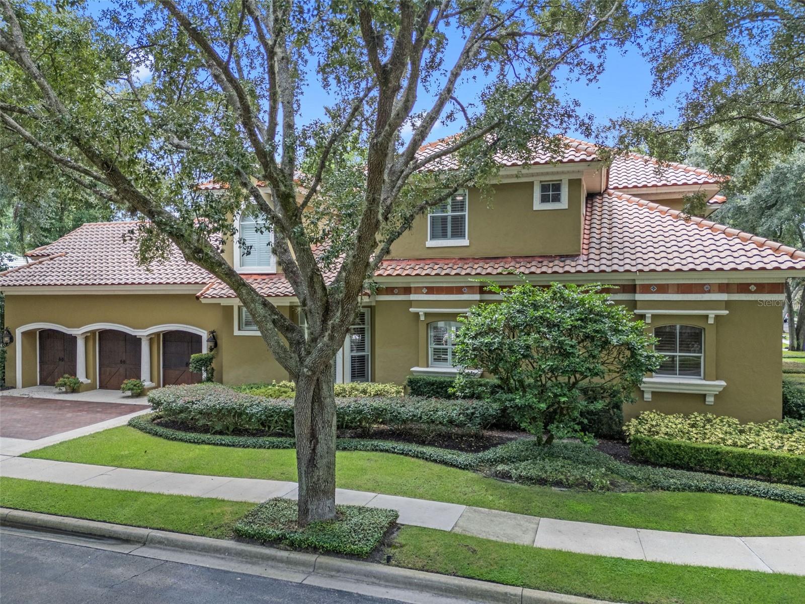 104 E LAKE COLONY DRIVE
