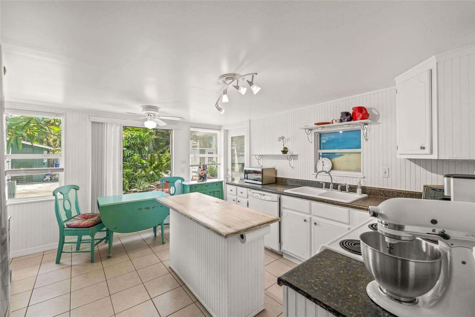 BOARDMAN & GOETZ OF DAVISTA - Residential