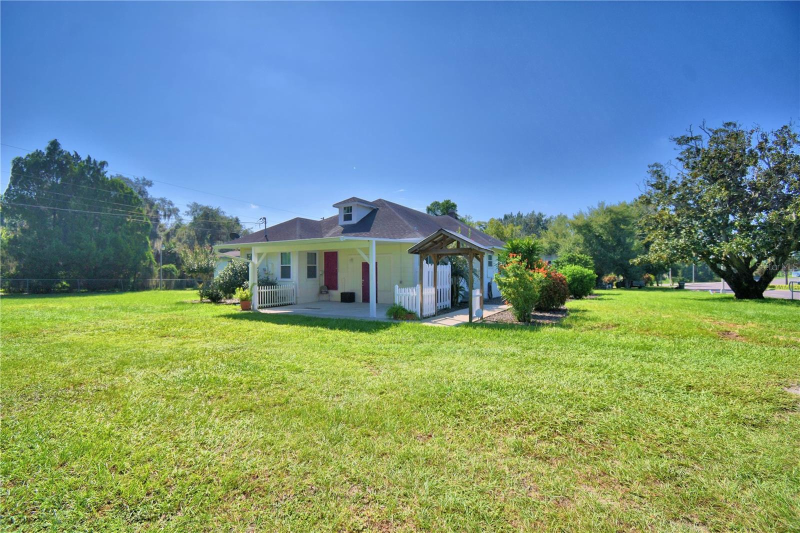 1070 S LAKE SHORE WAY
