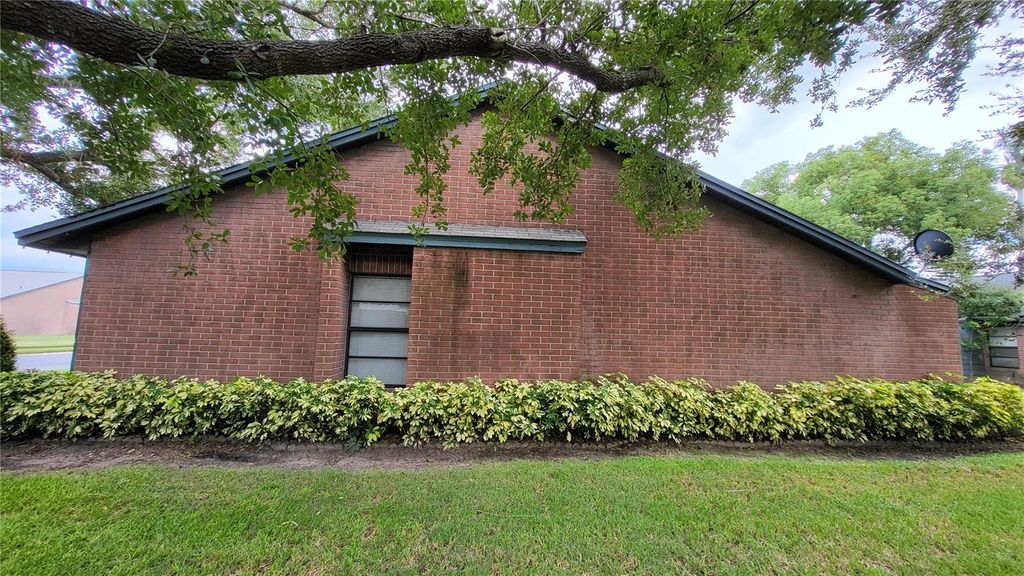 Photo of 2906 Squire Oak Court, Saint Cloud, FL 34769 (MLS # S5133987)