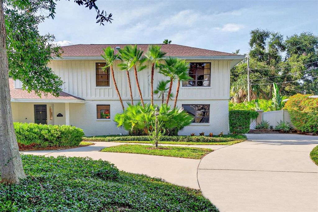 Photo of 1835 Serpentine Drive S, St Petersburg, FL 33712 (MLS # TB8432336)