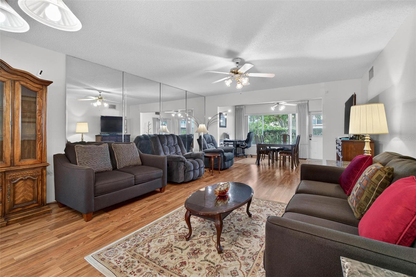 ON TOP OF THE WORLD - Residential