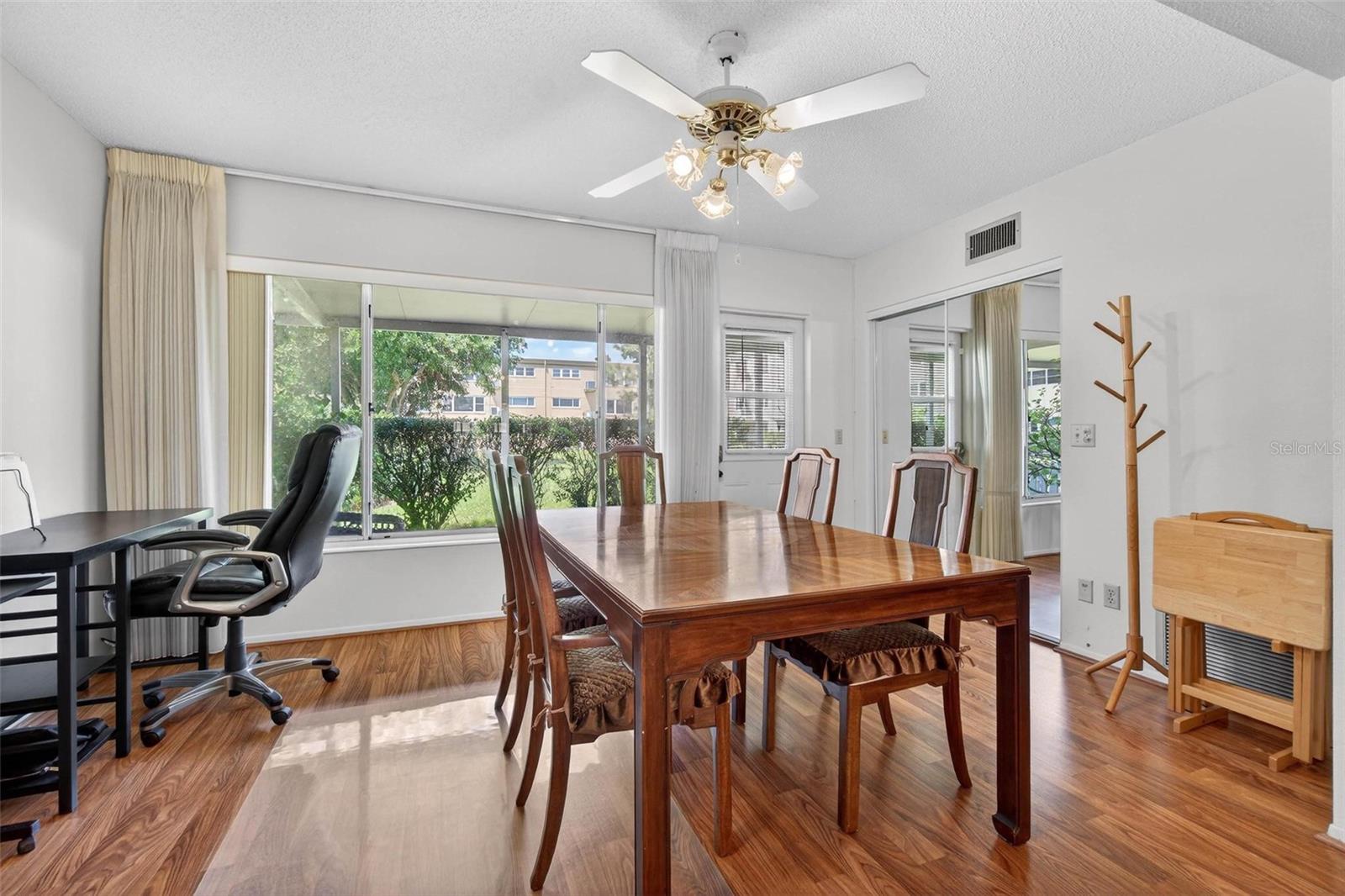 ON TOP OF THE WORLD - Residential