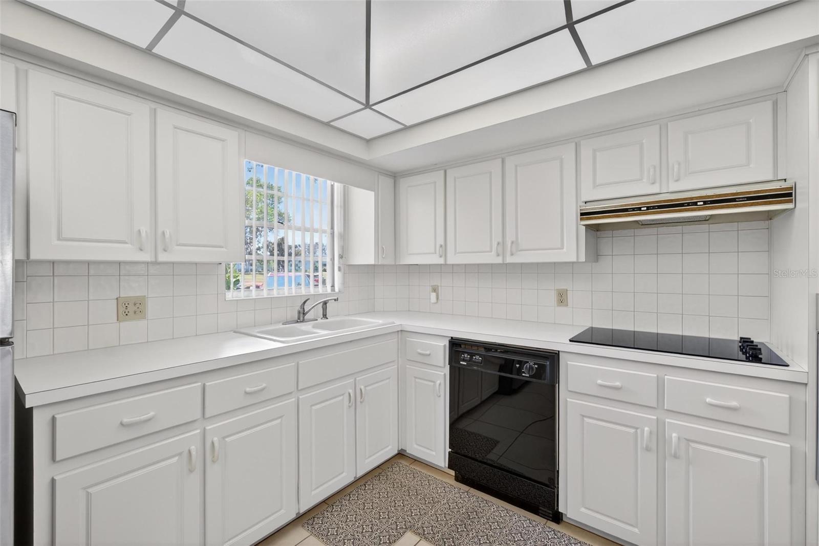 ON TOP OF THE WORLD - Residential