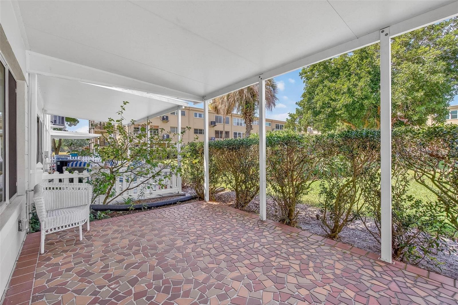 ON TOP OF THE WORLD - Residential