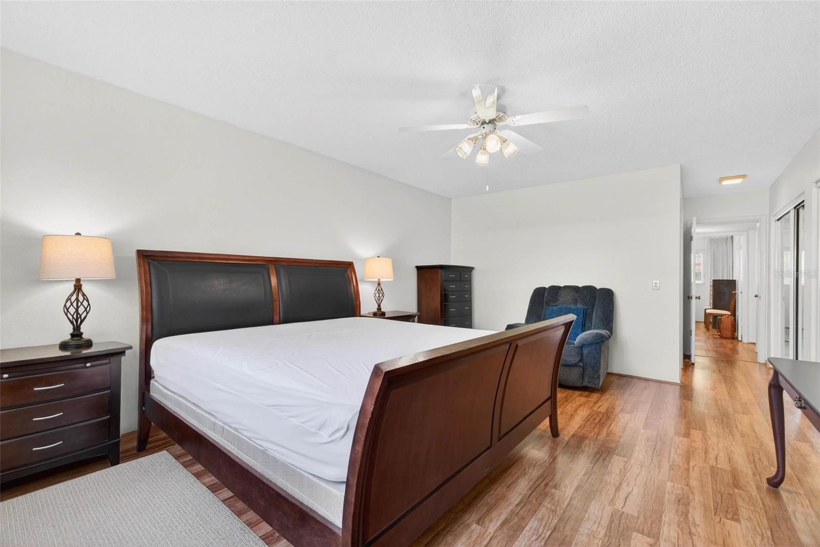 ON TOP OF THE WORLD - Residential